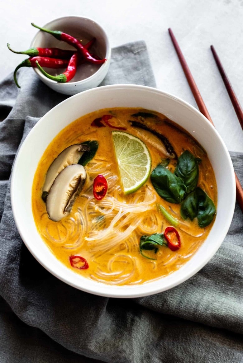 thai curry soup with rice noodles