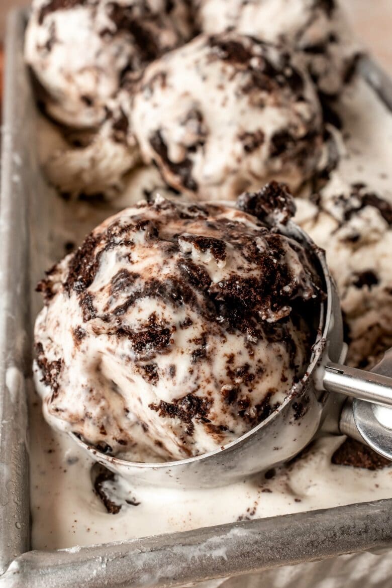 scoop of homemade oreo ice cream